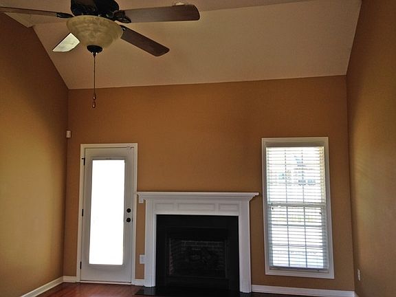 4th image of 93 Glen Arbor Ln