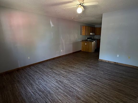4th image of 540 Baker Rd #C