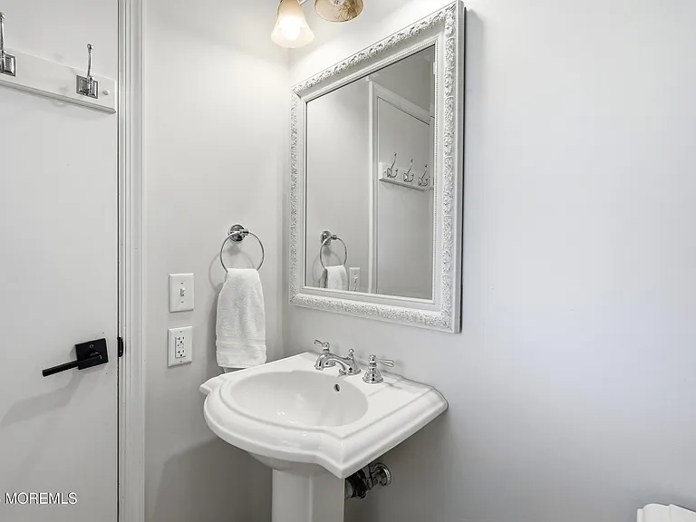4 Cheryl Dr — Photo 6