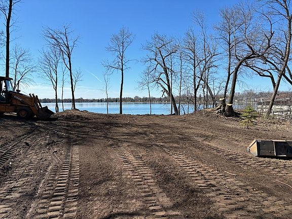 3rd image of Engstrom Beach Rd