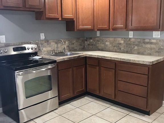 2nd image of 600 N 33rd St