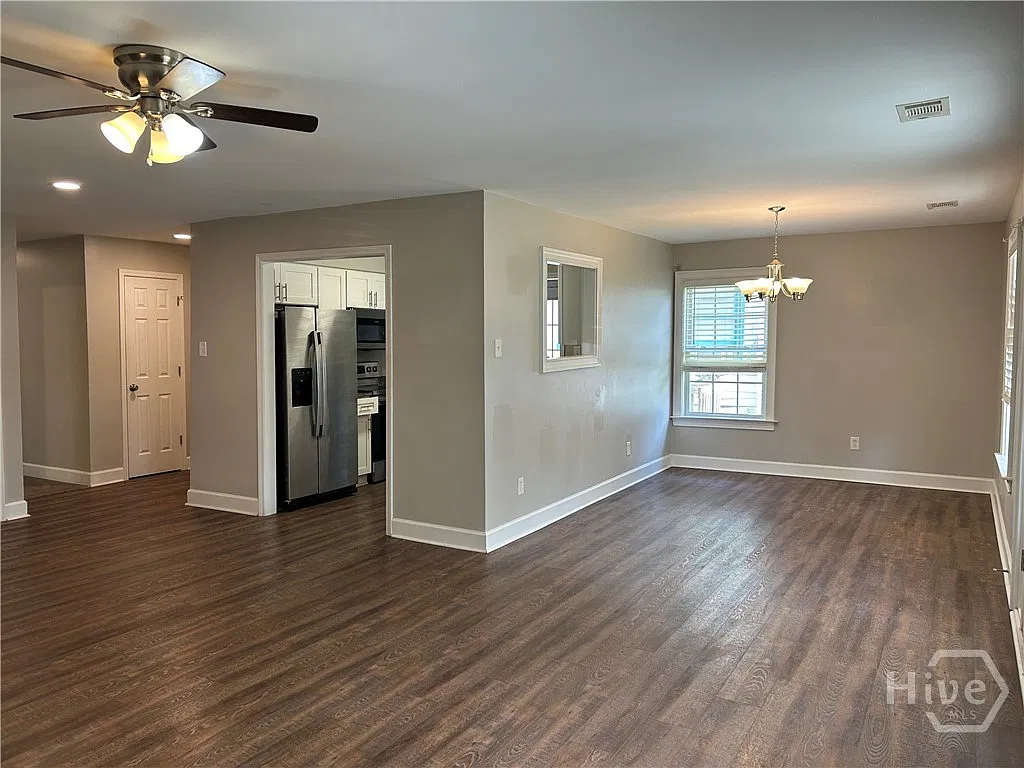 3 bed, 2.0 bath, 1500 sqft, $1,950 — Photo 4