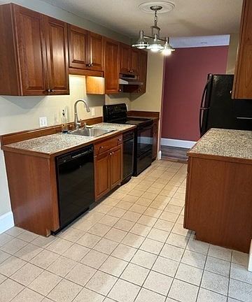 5th image of 181 North St Unit 106