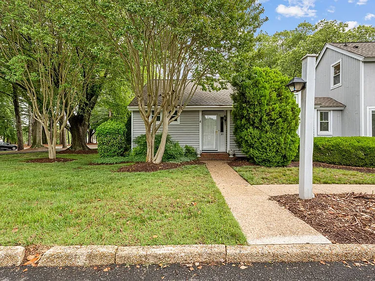 320 Littletown Quarter — Photo 3