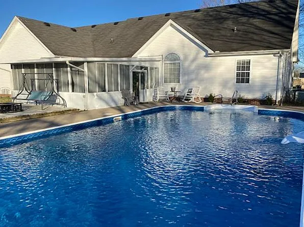 106 Cascade Ln, Bell Buckle, TN 37020