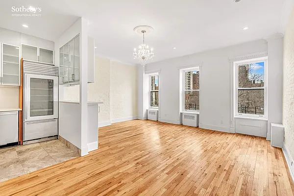 Rented by Sotheby's International Realty | media 23