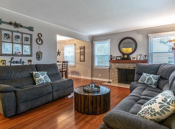 3rd image of 1109 Loral Ave