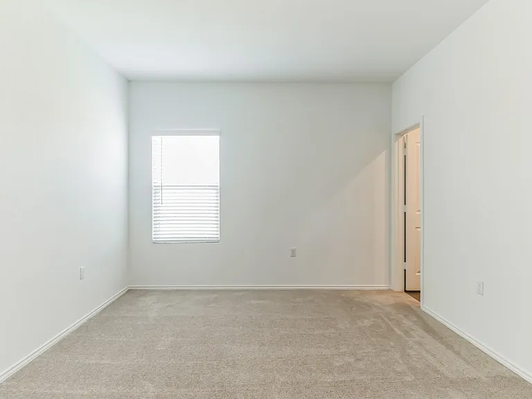 2808 Schwartz Ln — Photo 5
