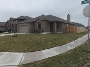 2066 Lepper St, Alvin, TX 77511