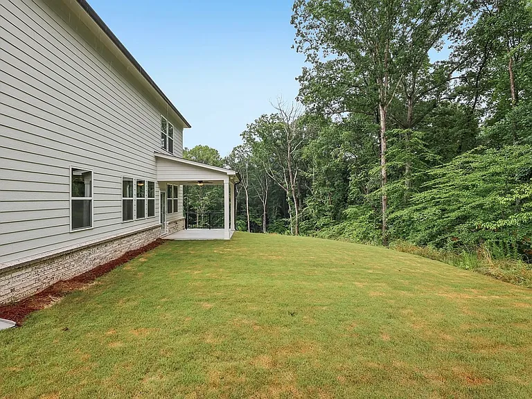 3453 Hillyard Dr — Photo 25