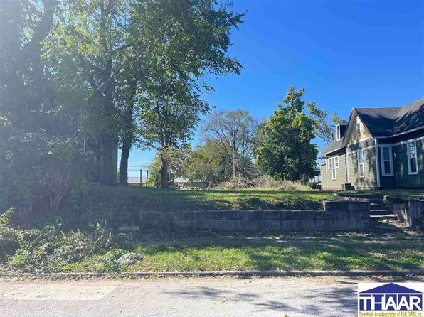 531 E South Dr, Terre Haute, IN 47802