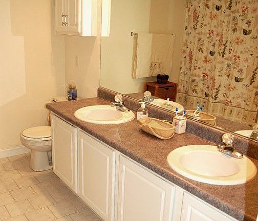 Double sink upstairs