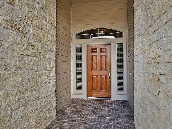 4th image of 18815 Cove Mill Ln