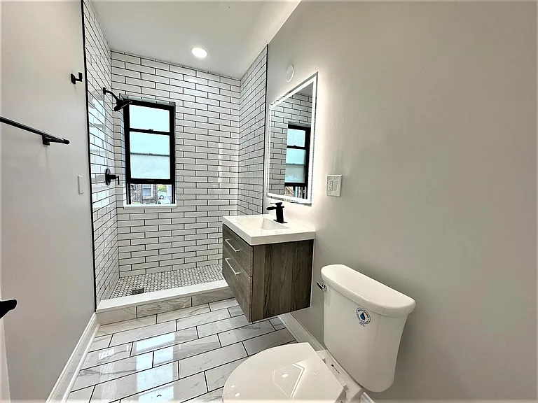 1352 W Carmen Ave #1N — Photo 8