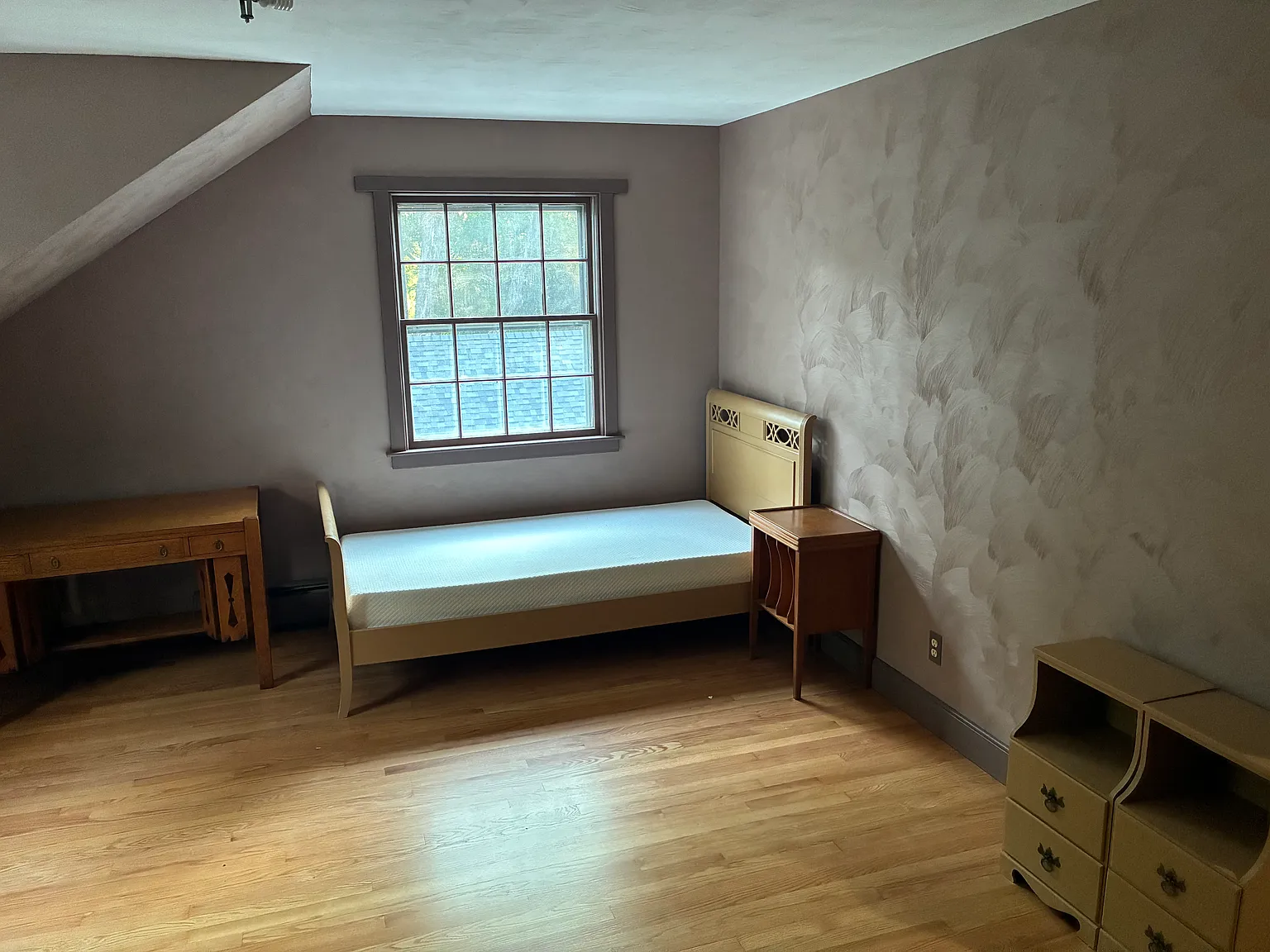 5 bed, 1746 sqft, $1,200 — Photo 3