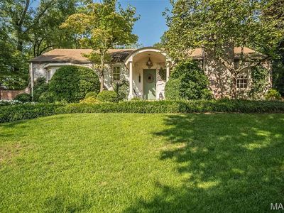 15 Daniel Rd, Saint Louis, MO, 63124