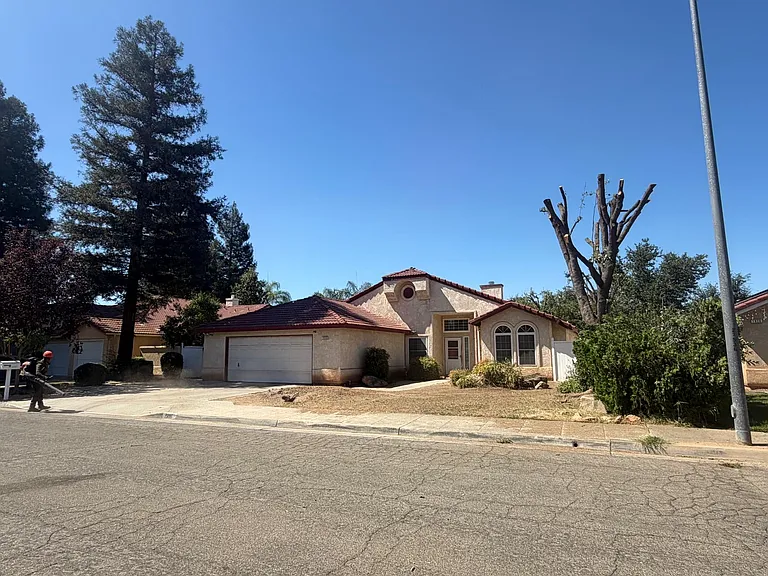 1916 E Richmond Ave — Photo 2