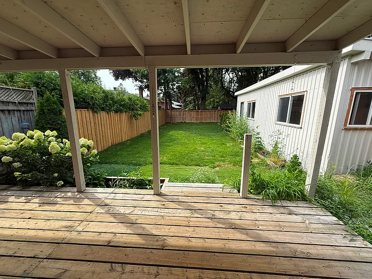 121 Paisley Blvd E — Photo 14