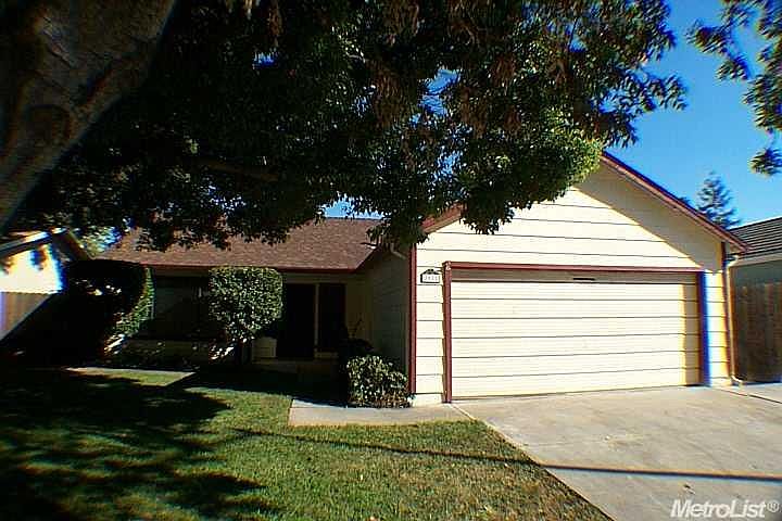 1st image of 8028 Chateau Dr