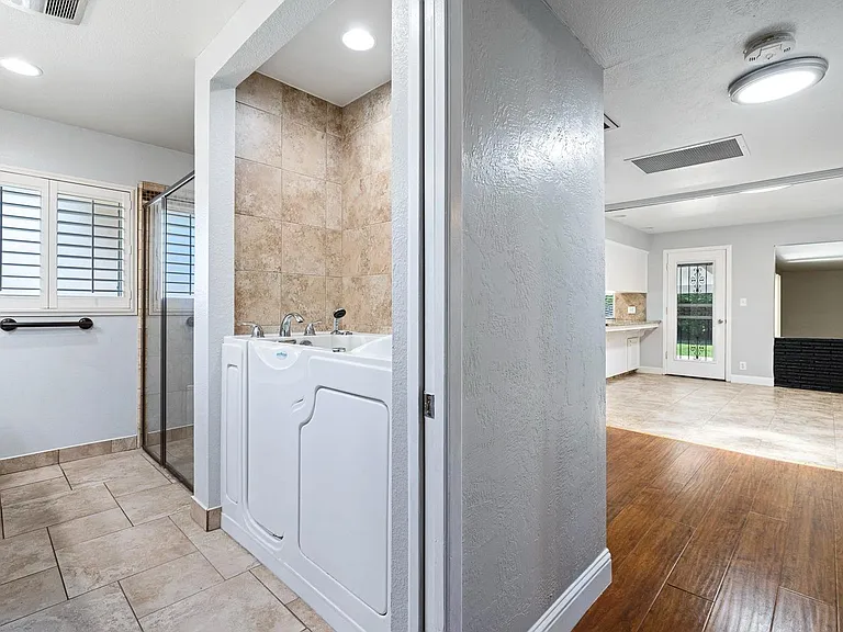 1511 E Almendra Dr — Photo 14