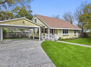 903 Sears Ave, Waveland, MS 39576