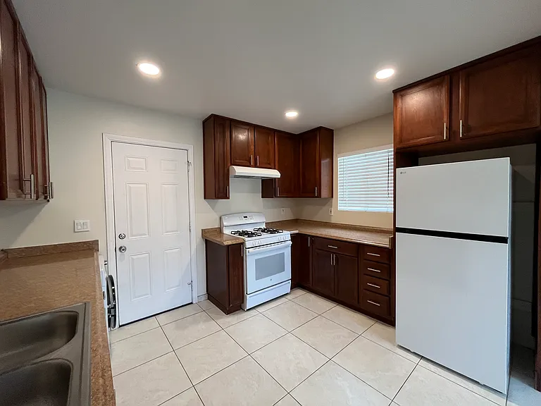 422 W Rosa Parks Rd #A — Photo 8