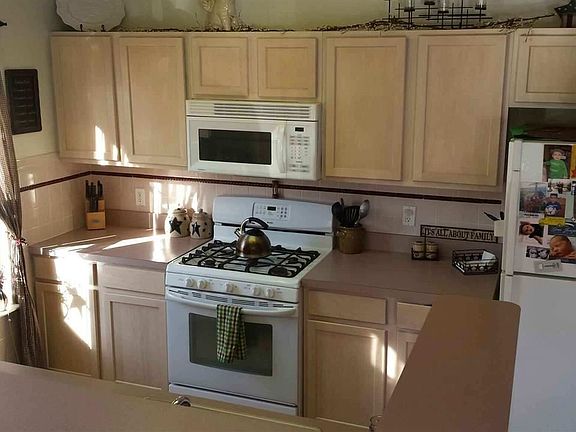 3rd image of 1521 Ben Franklin Ct