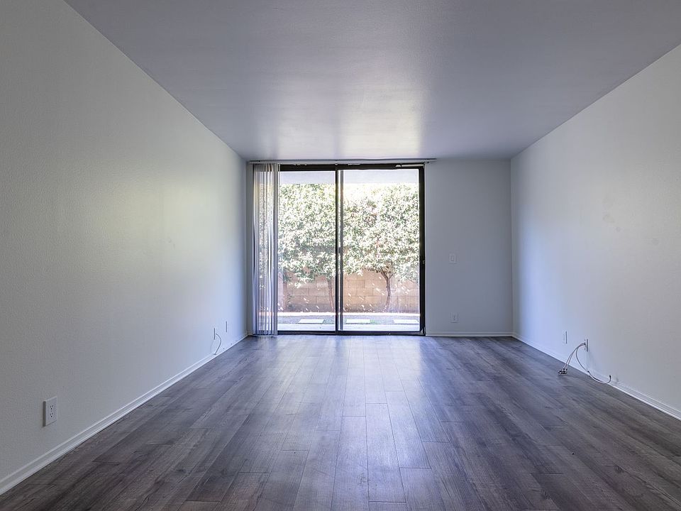 1st image of 300 W Avenue 37 #106
