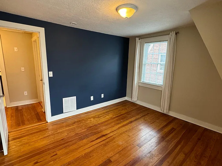 122 Raleigh Way — Photo 9