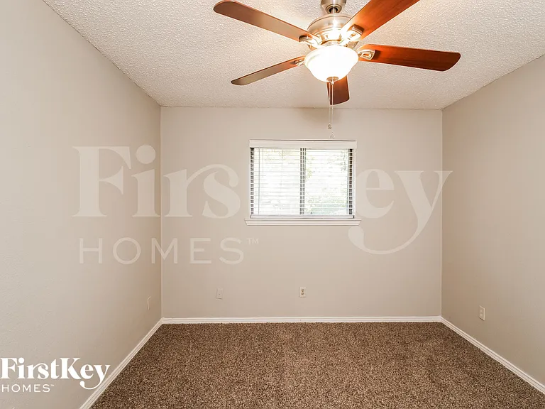 1205 Timber Valley Dr — Photo 12