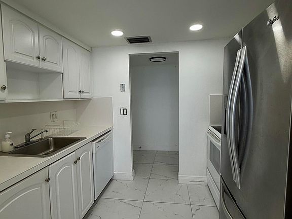 4th image of 111 Briny Ave APT 2701