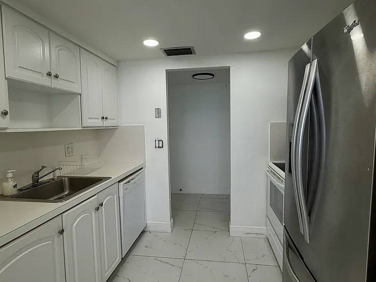 111 Briny Ave #2701 — Photo 4