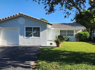 8911 NW 25th Ct, Coral Springs, FL 33065
