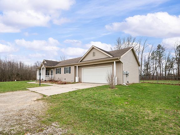 3rd image of 1540 Dodd Rd