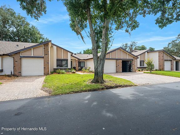 4th image of 7425 Crestwood Dr