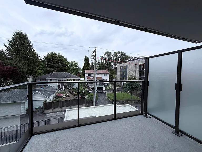 5212 Cambie St #3 — Photo 7