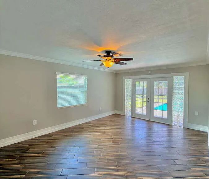 2426 Woodland Blvd — Photo 3