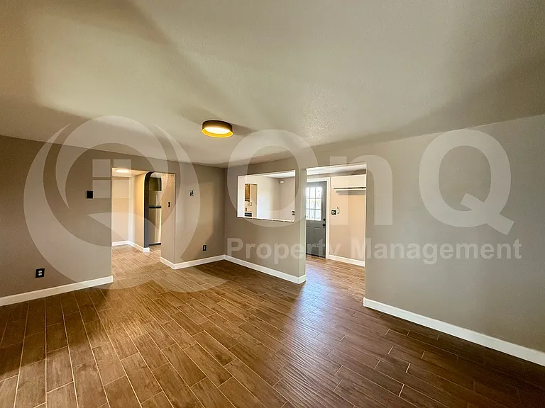 11319 E 5th Ave — Photo 12