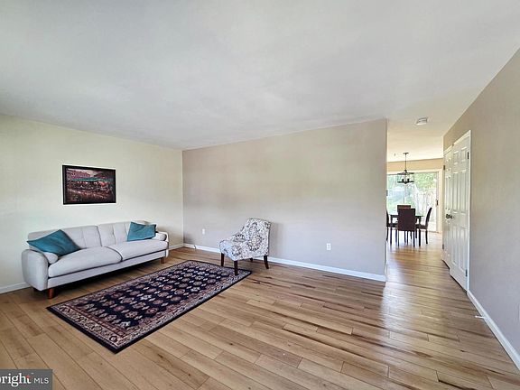 2nd image of 2504 Girard Ave