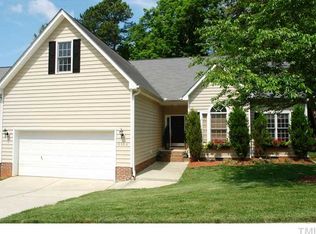 9913 Erinsbrook Dr, Raleigh, NC 27617