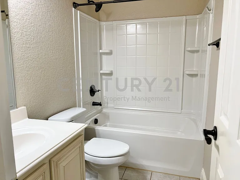 6613 Meadow Glen Dr — Photo 15