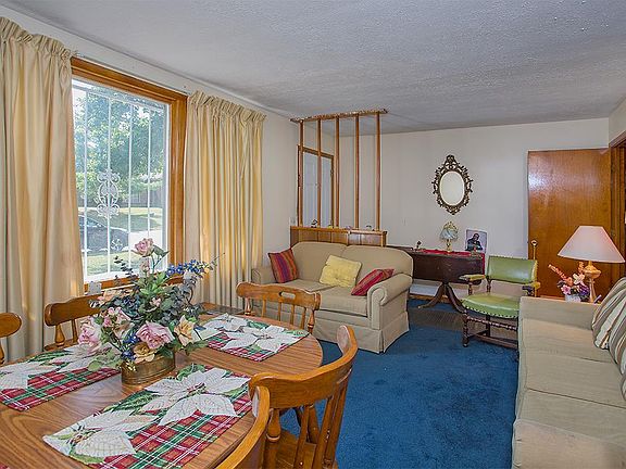 4th image of 742 Rowan Dr
