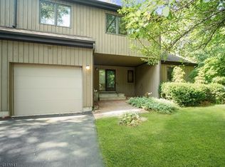 5 Lynn Ct, Morristown, NJ 07960