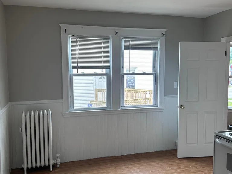 581 Forest Ave #1B — Photo 9