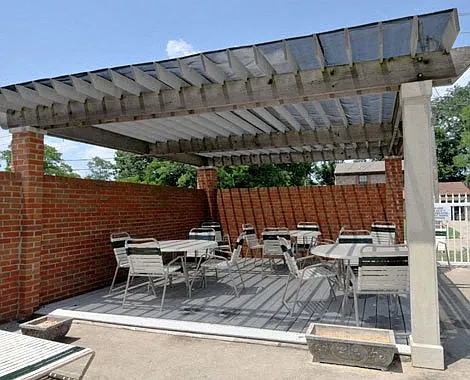 Four Seasons Apartments — Photo 15