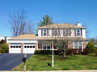 9370 Robnel Pl, Vienna, VA 22182