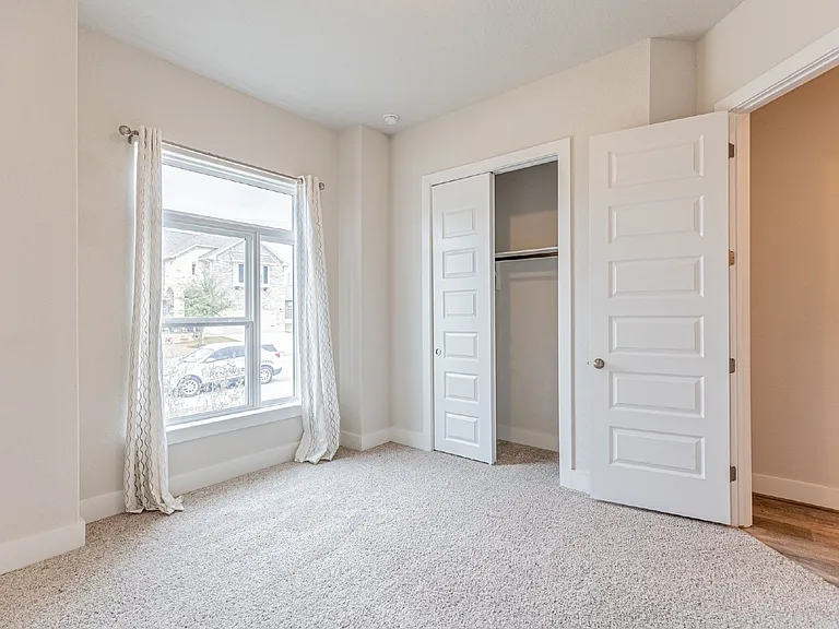 920 Foxbrook Way — Photo 5