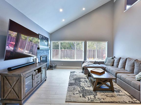 2nd image of 358 Lassenpark Cir