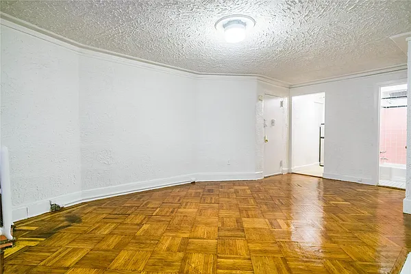 Rented by Century 21 Metropolitan | media 10