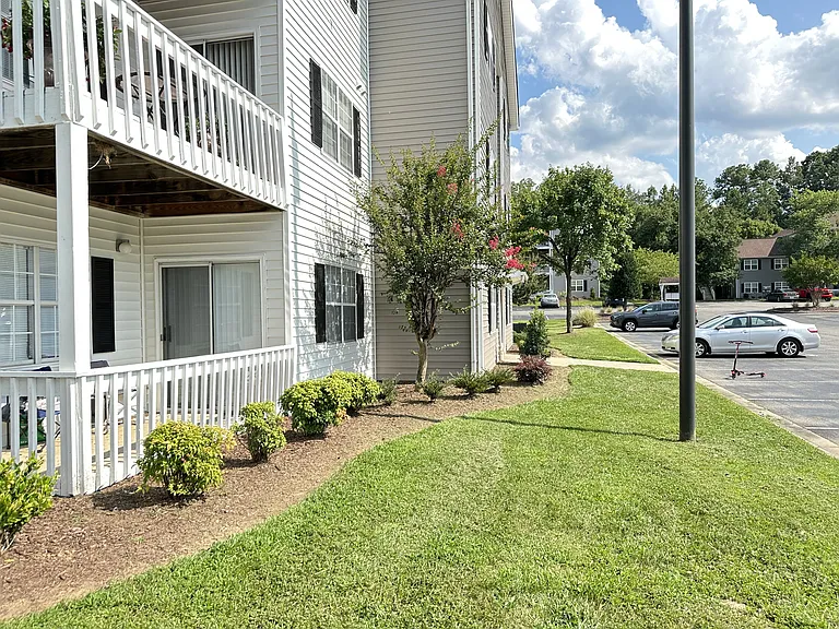 1000 Woodbrook Pl NE — Photo 22
